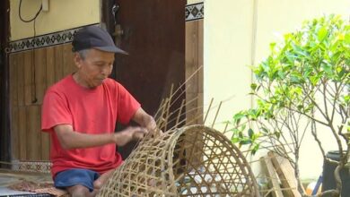 Salut! Perajin Bambu Disabilitas ini Berjuang Melawan Keterbatasan