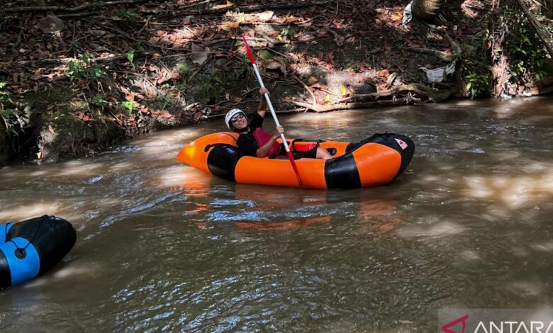 Menguji adrenalin dengan packrafting Kali Papah Kulon Progo