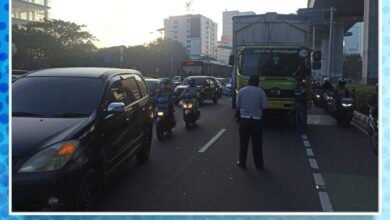 Ada Truk Gangguan, Lalin di Jl MT Haryono Arah Pancoran Macet