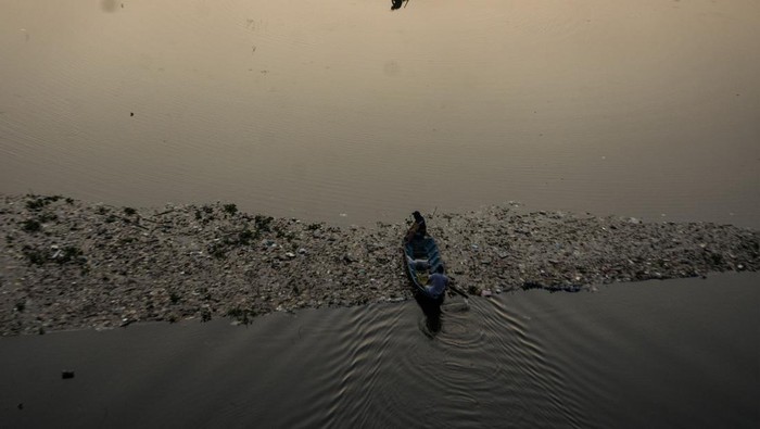 BRIN Temukan Kontaminasi Bahan Aktif Penyelesaian pada Aliran Sungai Citarum